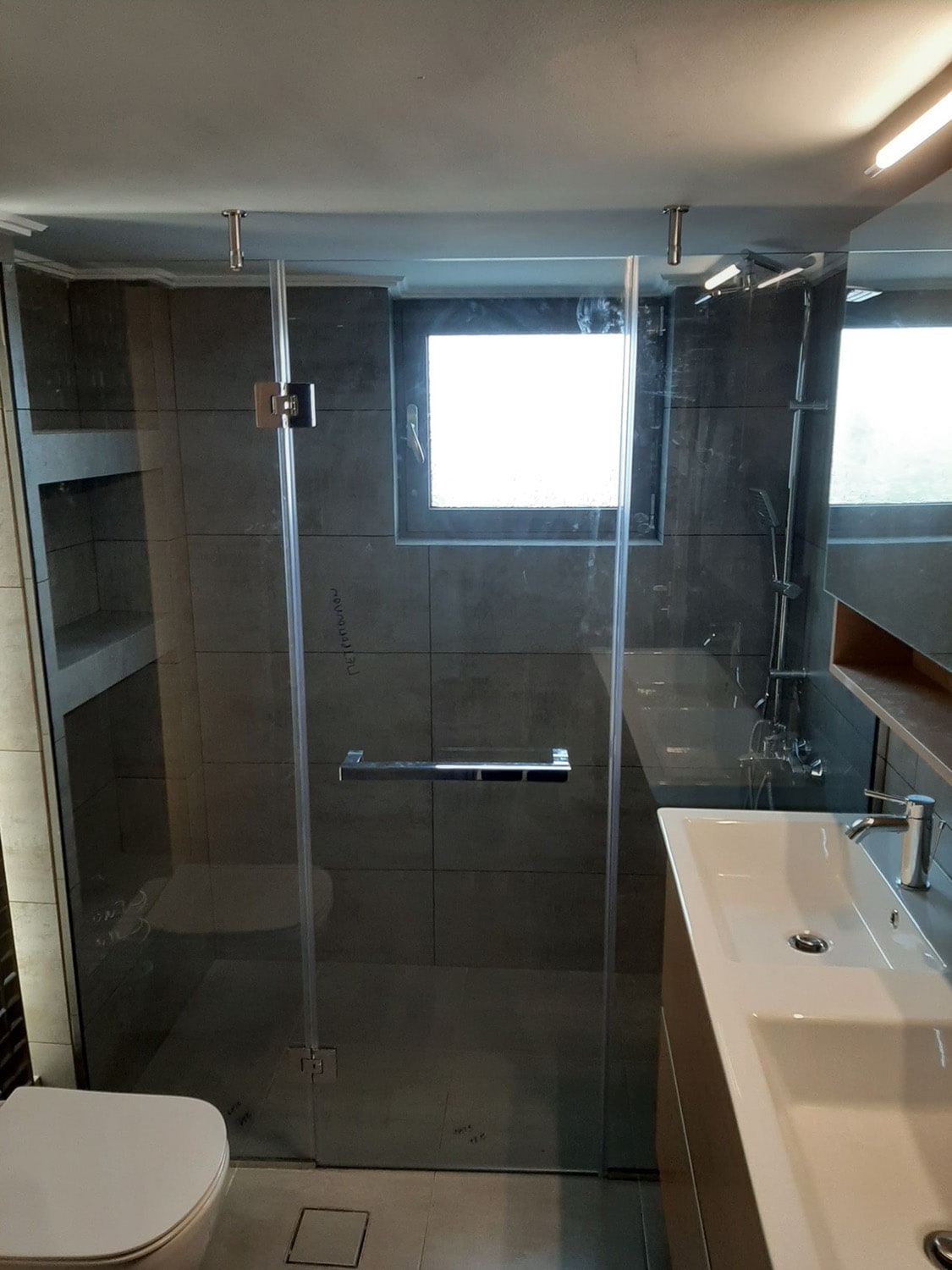 Ανοιγόμενη ντουζιέρα 9