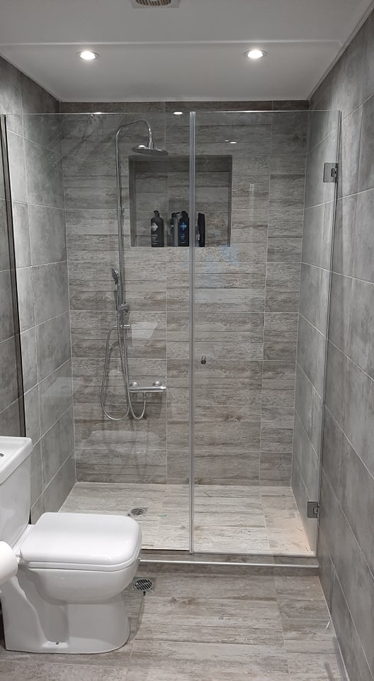 Ανοιγόμενη ντουζιέρα 22