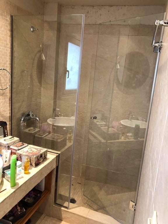 Ανοιγόμενη ντουζιέρα 23