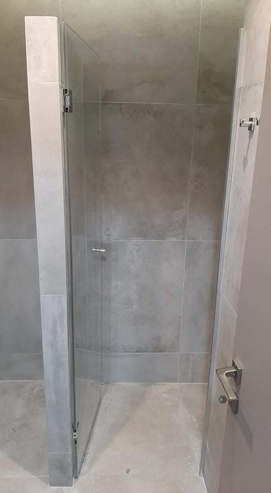 Ανοιγόμενη ντουζιέρα 26