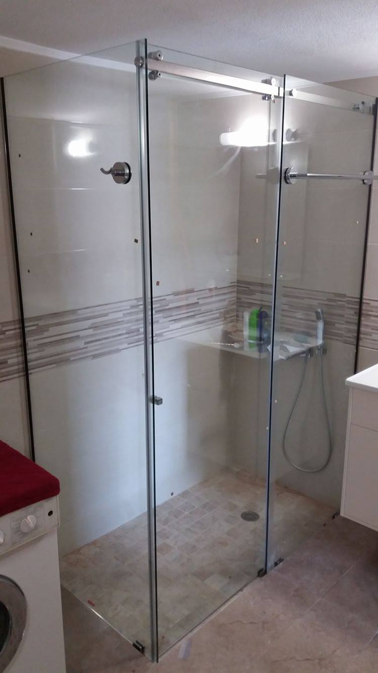 Συρόμενη ντουζιέρα 18