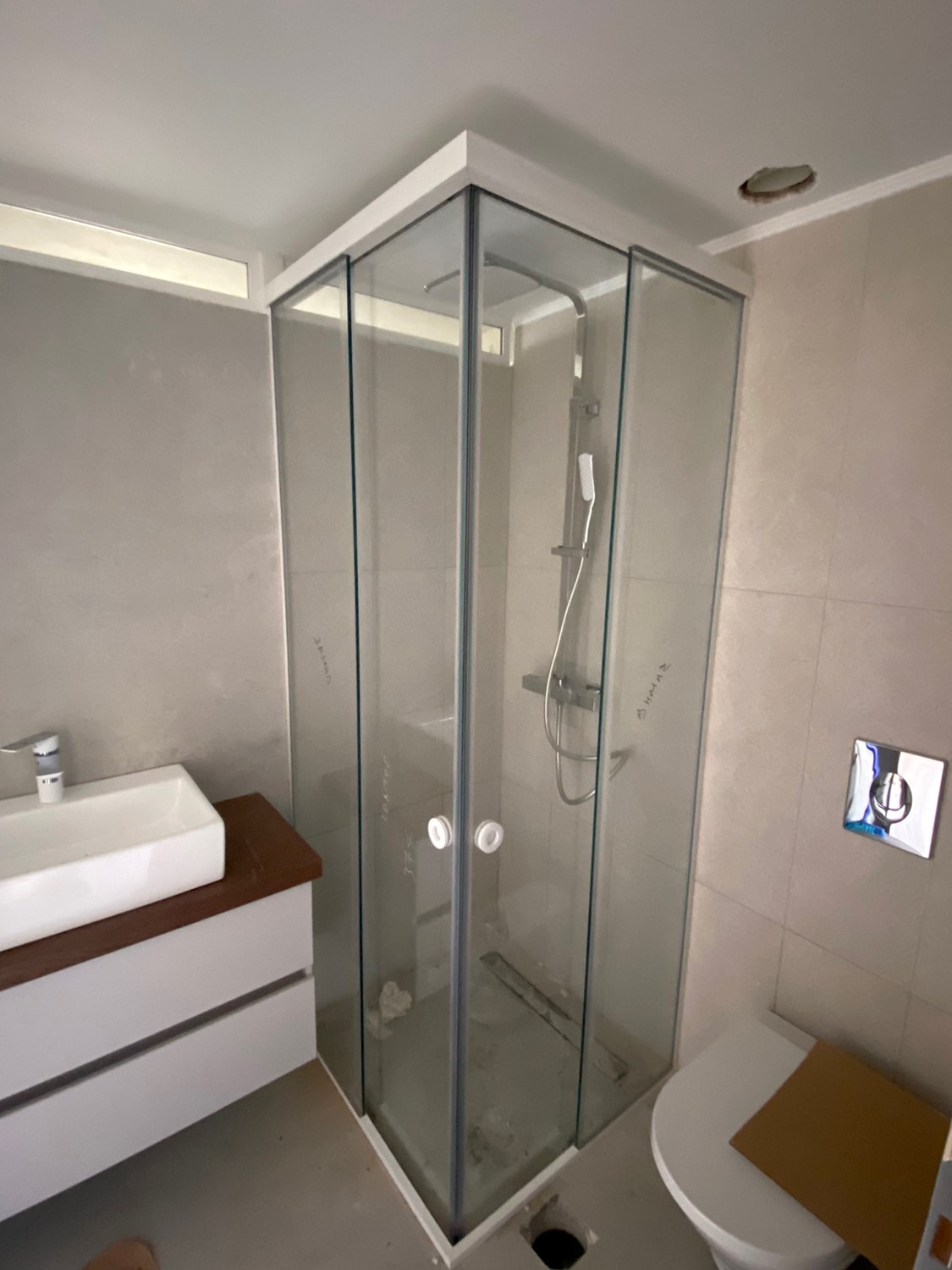 Συρόμενη ντουζιέρα 39