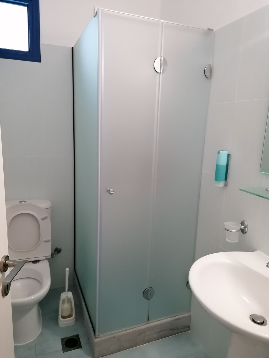 Ντουζιέρα σπαστή 16