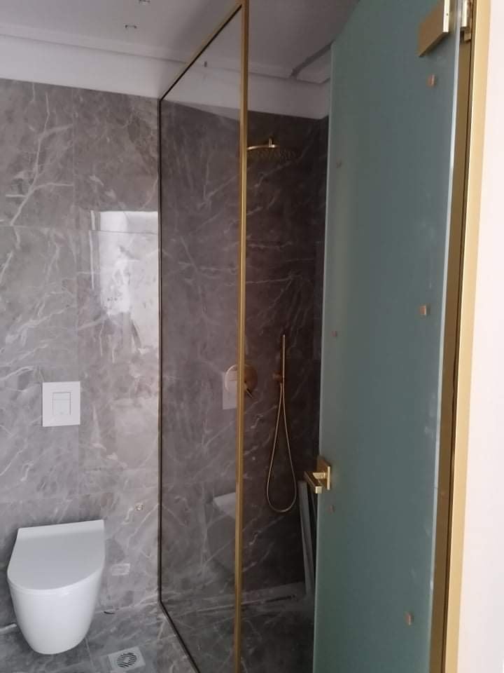 Σταθερό γυαλί για ντουζιέρες - 25