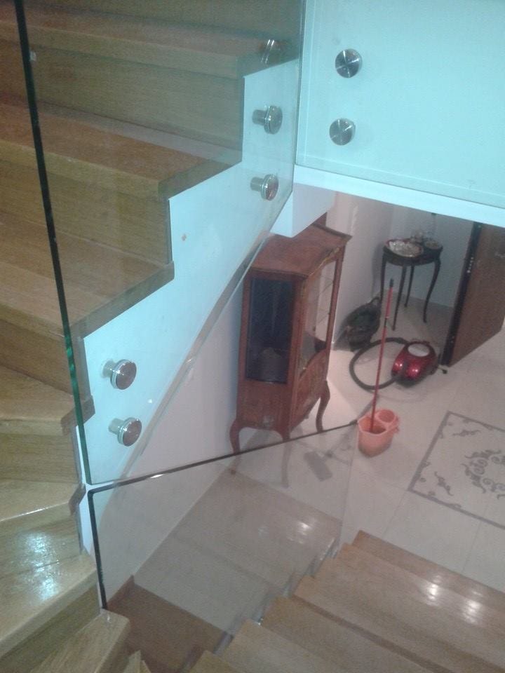 Γυάλινα Προστατευτικά για Σκάλες - 1